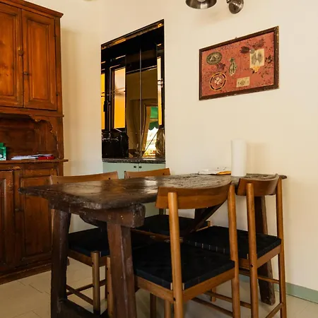 Apartman Friendly & Small 1-br With Beautiful Terrace Firenze