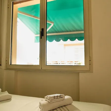 Friendly & Small 1-br With Beautiful Terrace * Firenze