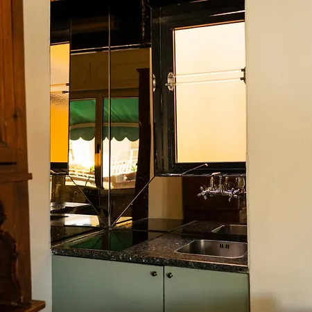 Friendly & Small 1-br With Beautiful Terrace *