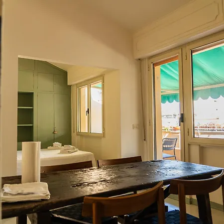 Friendly & Small 1-br With Beautiful Terrace