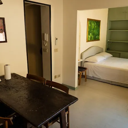Friendly & Small 1-br With Beautiful Terrace Apartman