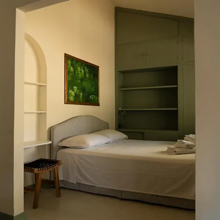 Apartman Friendly & Small 1-br With Beautiful Terrace *