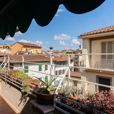 Friendly & Small 1-br With Beautiful Terrace *
