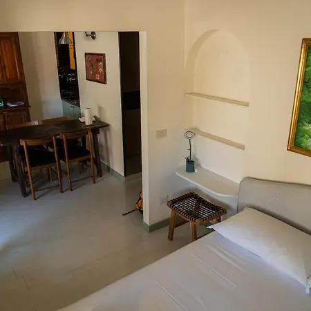 Friendly & Small 1-br With Beautiful Terrace