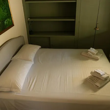 アパート Friendly & Small 1-br With Beautiful Terrace フィレンツェ