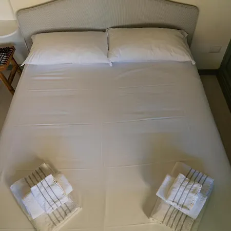 Friendly & Small 1-br With Beautiful Terrace Apartman *