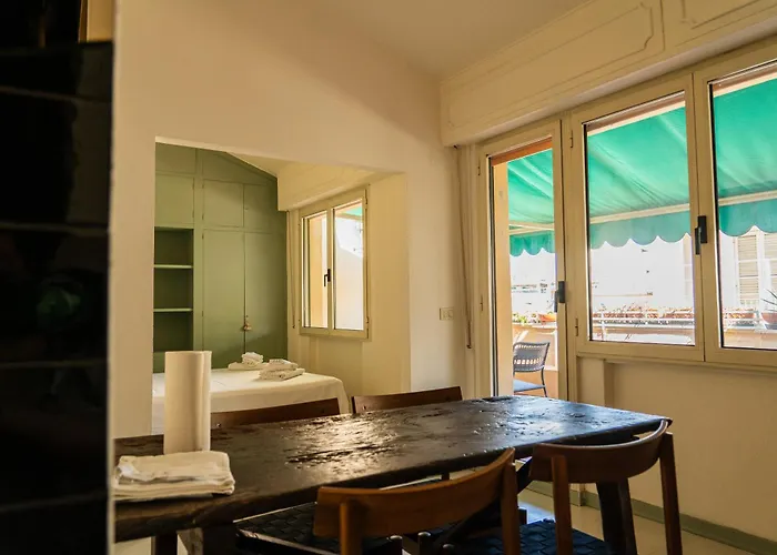 Friendly & Small 1-br With Beautiful Terrace