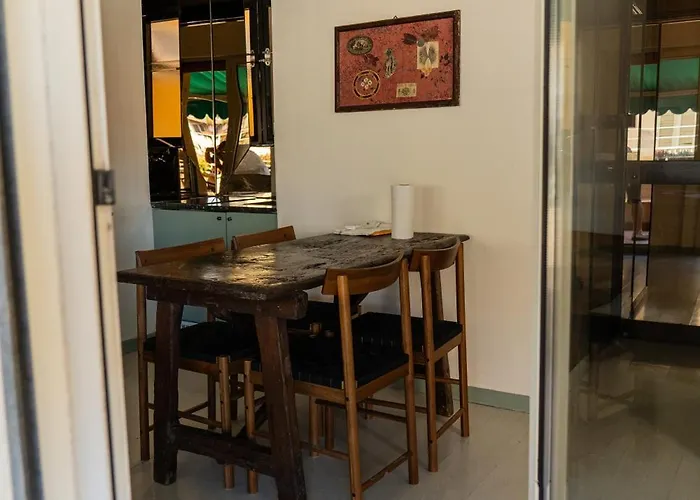 Friendly & Small 1-br With Beautiful Terrace *