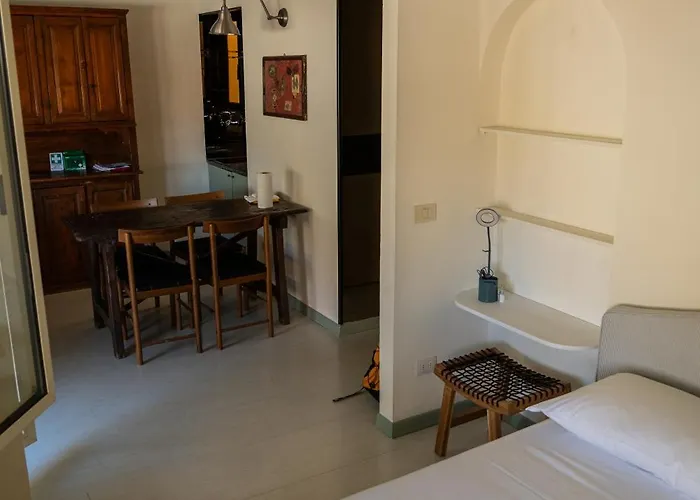 Friendly & Small 1-br With Beautiful Terrace